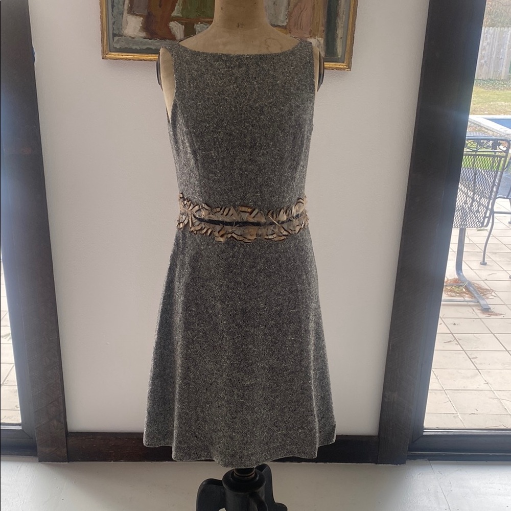 VANESSA FOX | Elegant Gray Sleeveless Dress with feather Belt